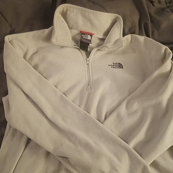 North Face off-white fleece pullover - Picture 5 of 7